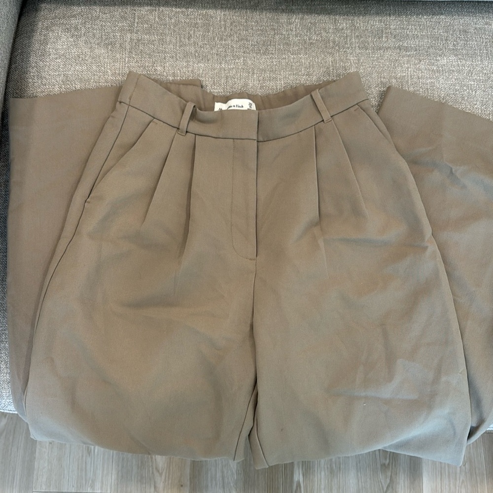 Abercrombie & Fitch Sloane Tailored Wide Leg Pant